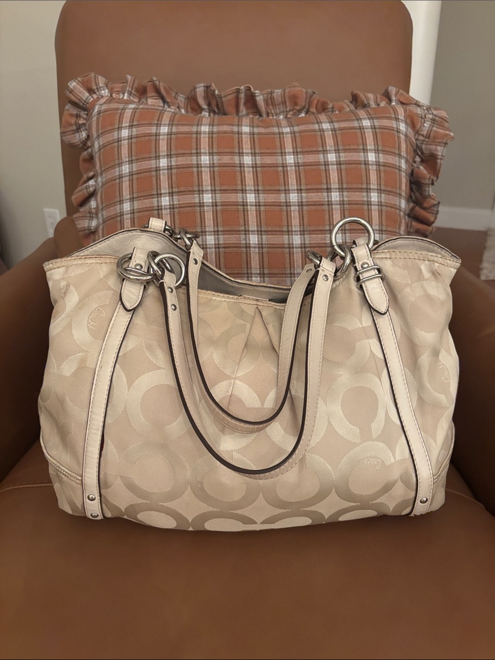 Vintage Coach Neutral Signature Jacquard Shoulder Bag in Cream